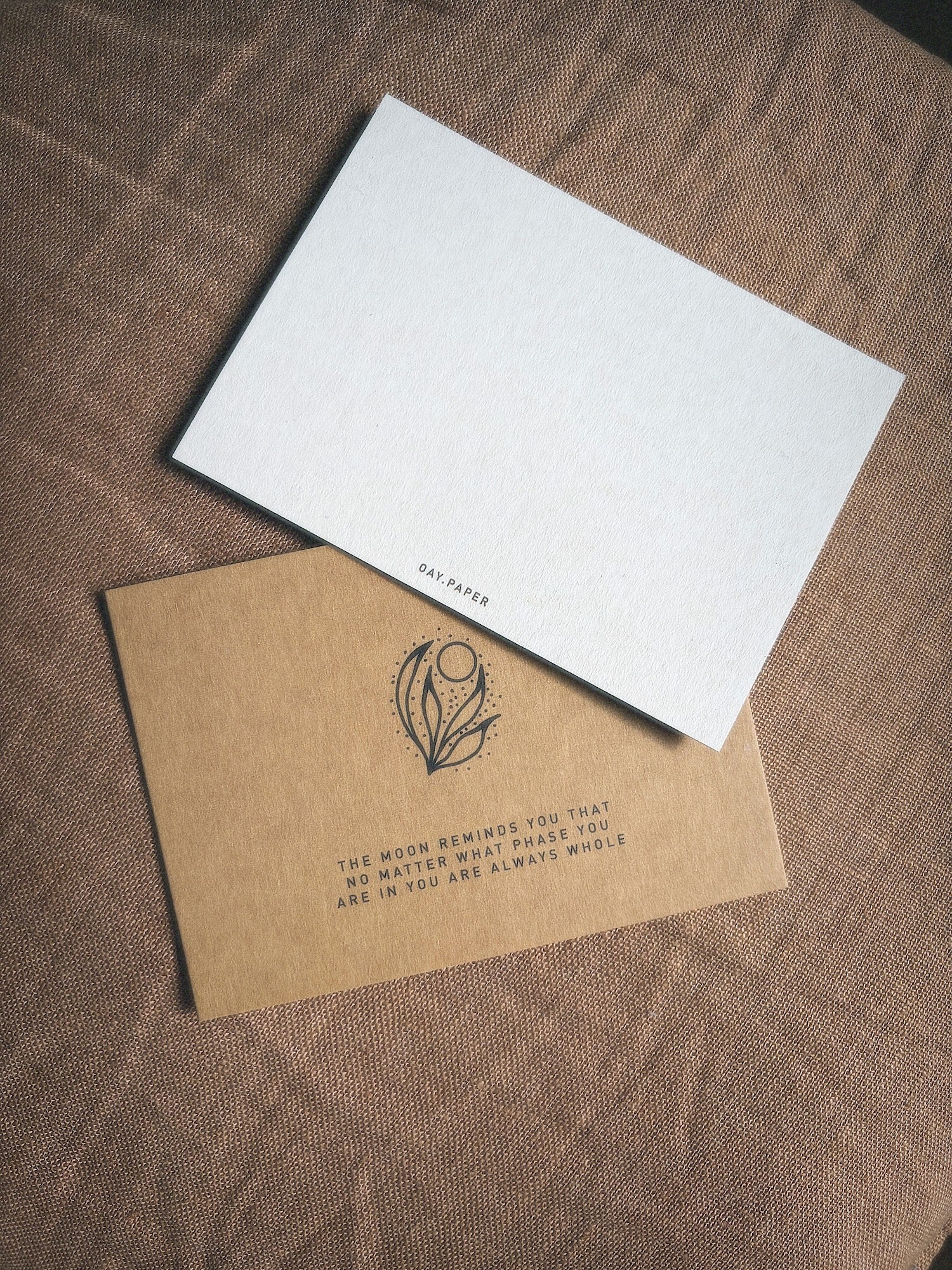Eco-Pappe Postkarte / the moon reminds you