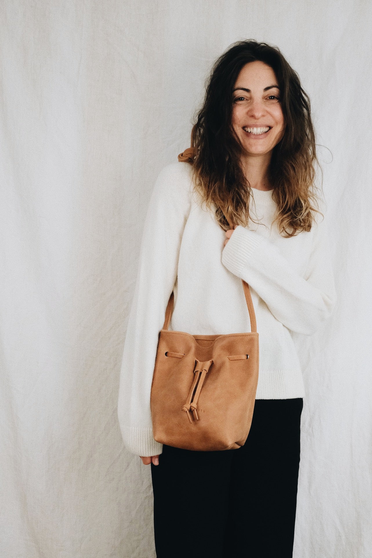 Sustainable leather bucket bag ULAH - brown