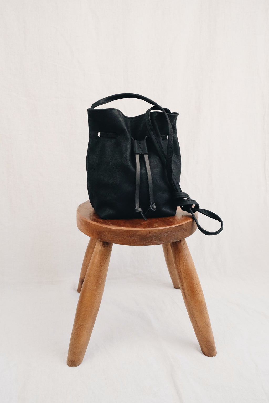 Sustainable leather bucket bag ULAH - brown