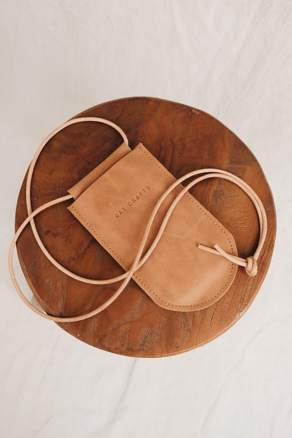 Sustainable smartphone bag AYI - black