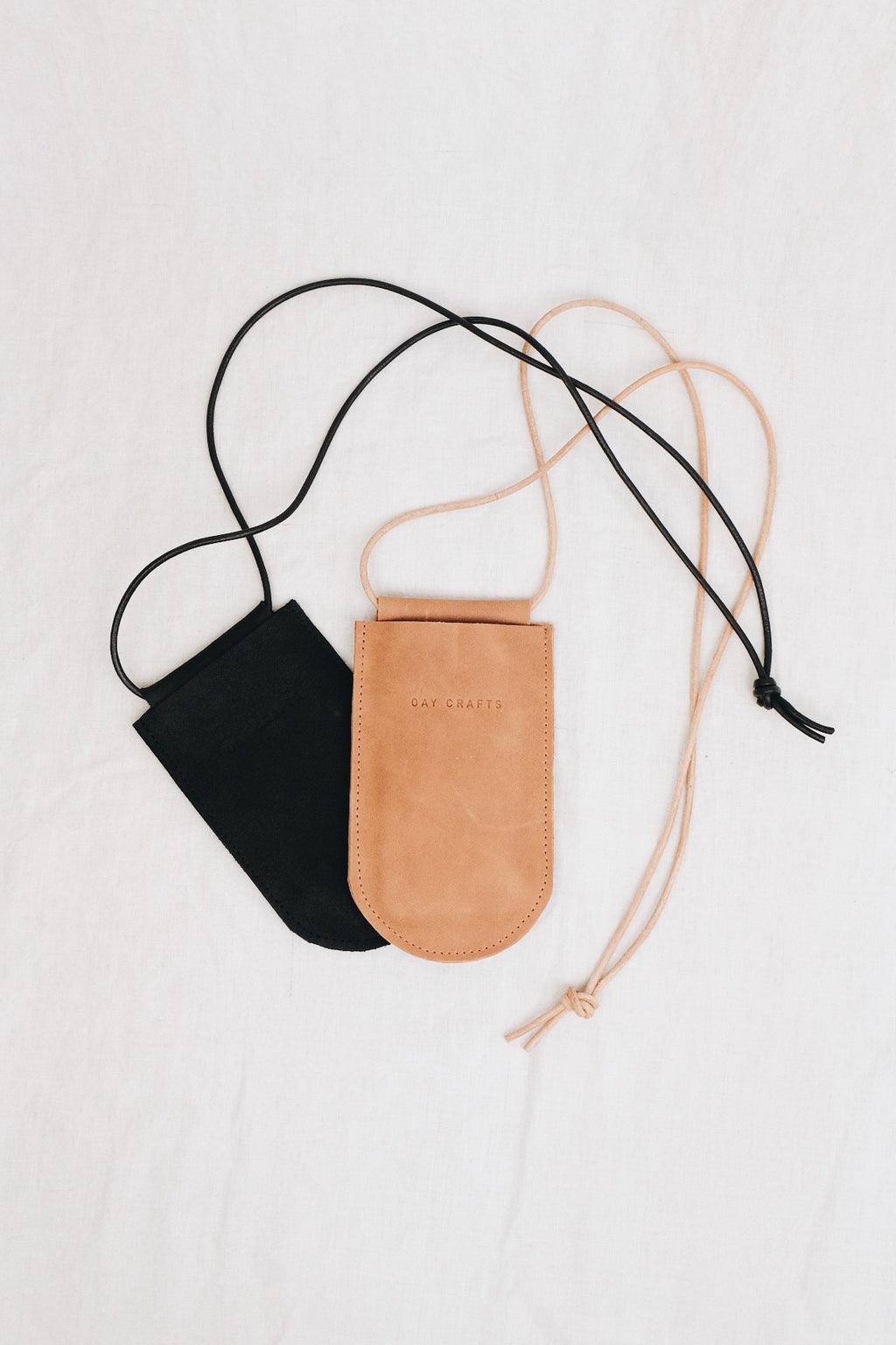 Sustainable smartphone bag AYI - black