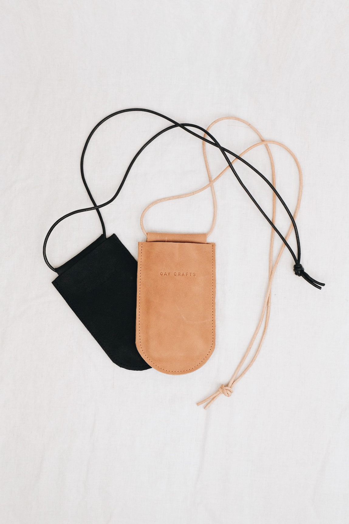Sustainable smartphone bag AYI - black