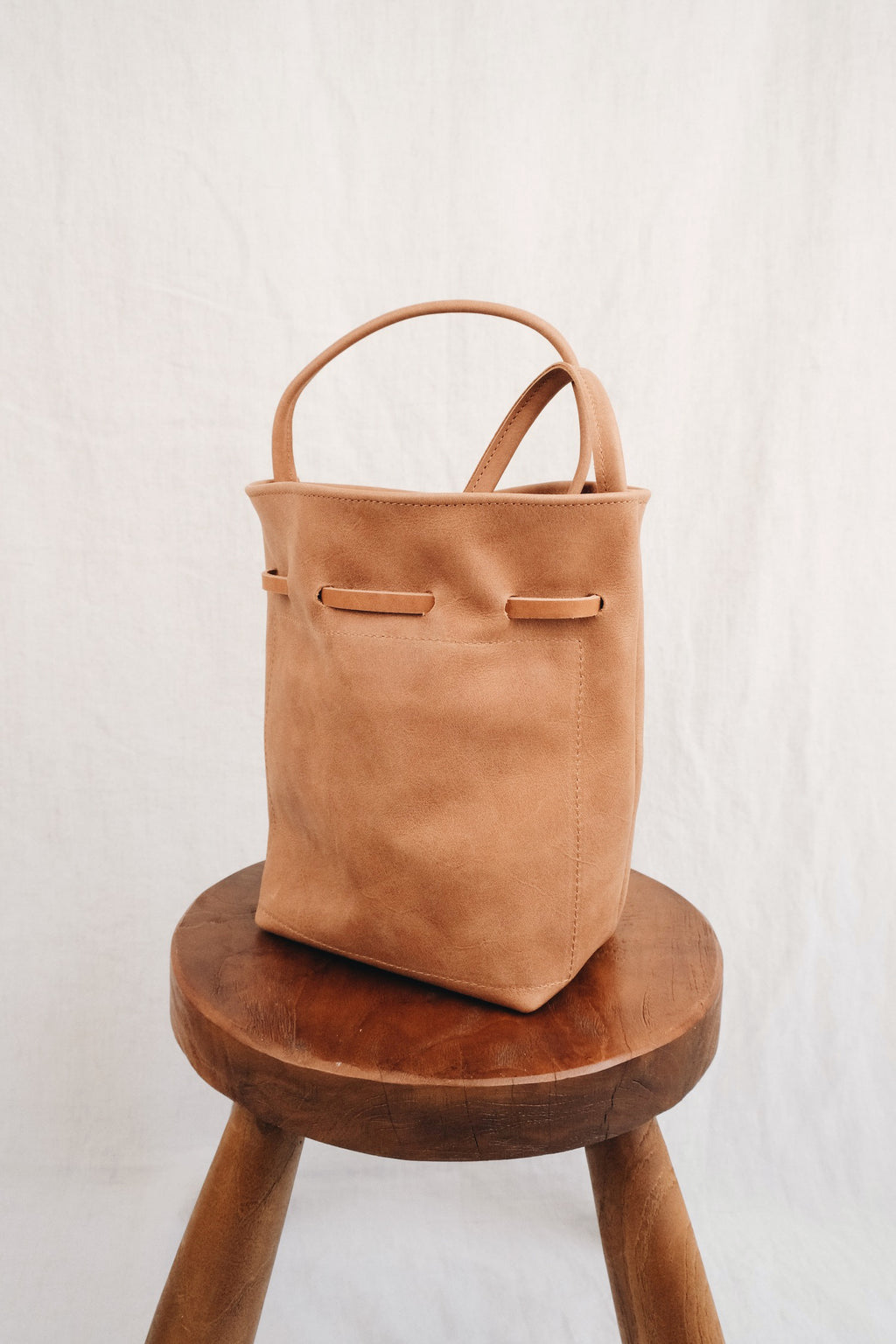 Sustainable leather bucket bag ULAH - brown