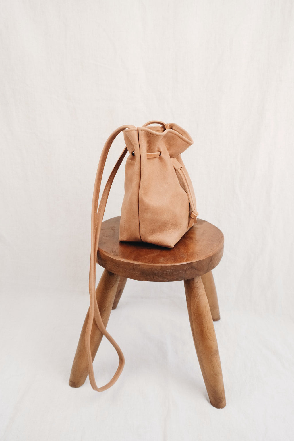 Sustainable leather bucket bag ULAH - brown